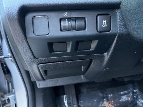 Used 2013 Subaru Crosstrek 2.0i Limited image 30