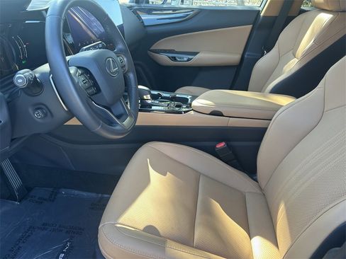 Used 2022 Lexus NX 350h AWD image 11