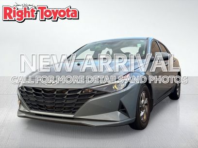 Used 2023 Hyundai Elantra SE