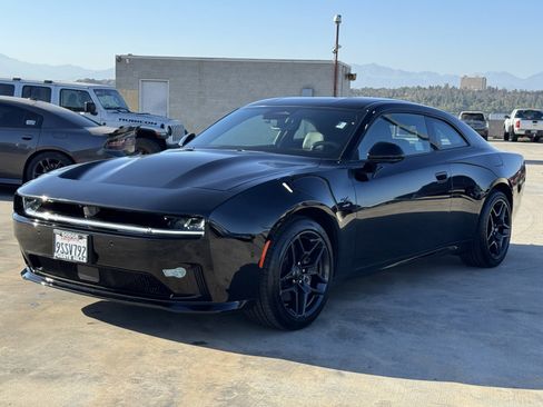 Used 2024 Dodge Charger R/T w/ Plus Group image 3