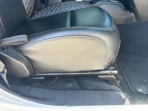 Used 2021 Jeep Wrangler Unlimited Sahara AWD/4WD image 30
