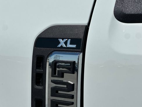 New 2026 Ford F250 XL w/ XL Chrome Package AWD/4WD image 21
