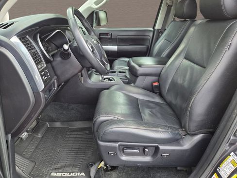 Used 2018 Toyota Sequoia TRD Sport AWD/4WD image 22