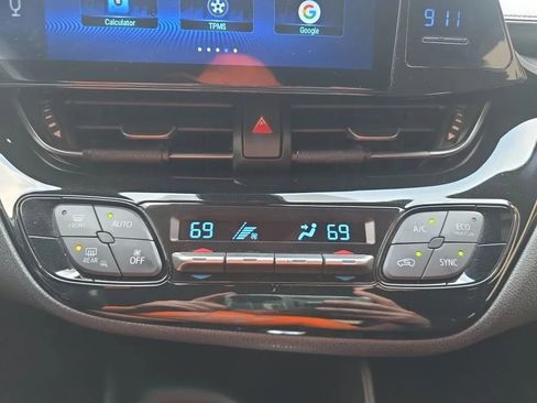 Used 2018 Toyota C-HR XLE FWD image 27