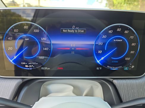 New 2026 Mercedes-Benz EQE 320 4MATIC SUV image 19