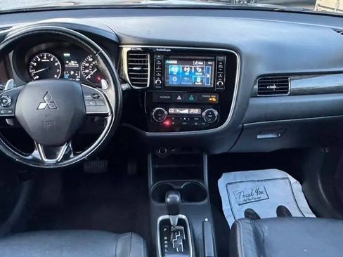 Used 2016 Mitsubishi Outlander GT AWD/4WD image 19