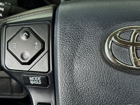 Used 2020 Toyota Tacoma SR RWD image 13
