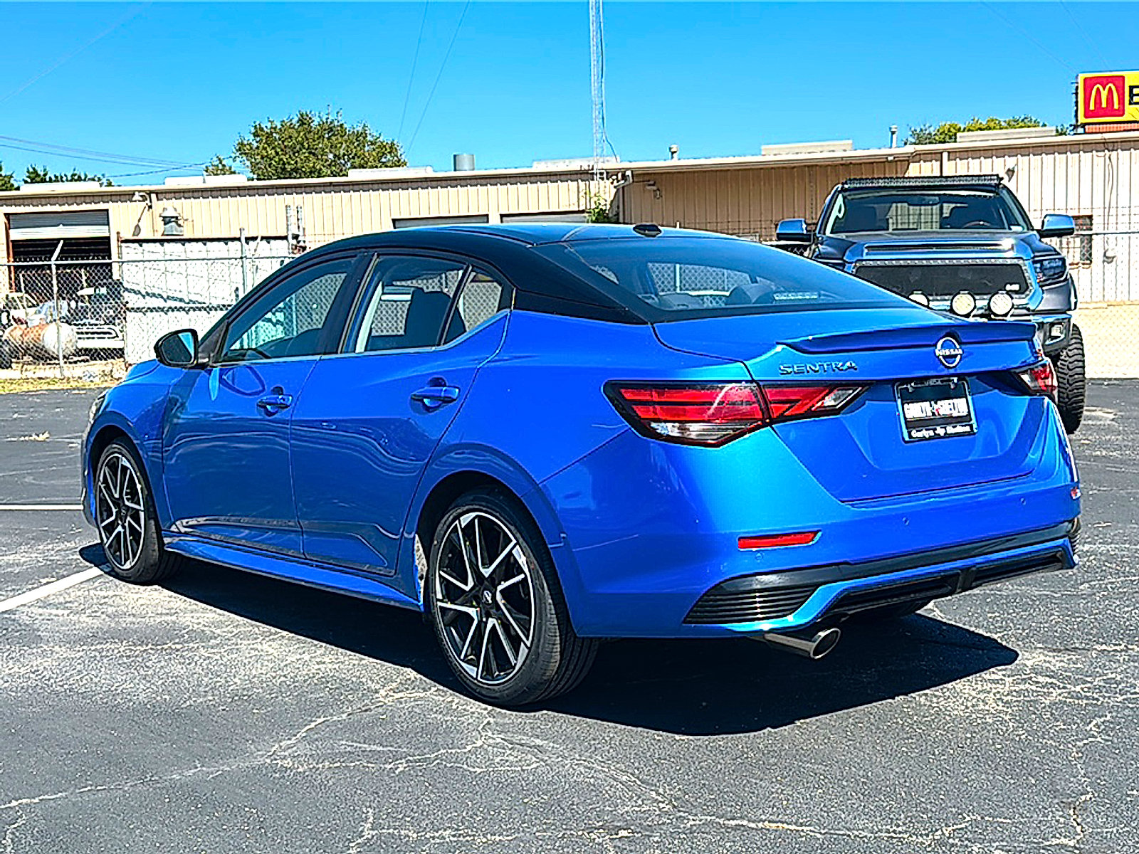 Used 2025 Nissan Sentra SR FWD image 6