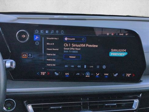 Used 2026 Chevrolet Traverse LT FWD image 14