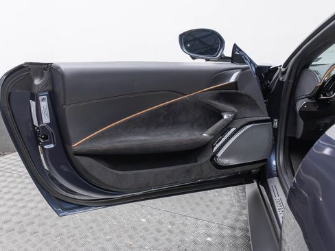 Used 2024 Ferrari Roma Spider RWD image 12
