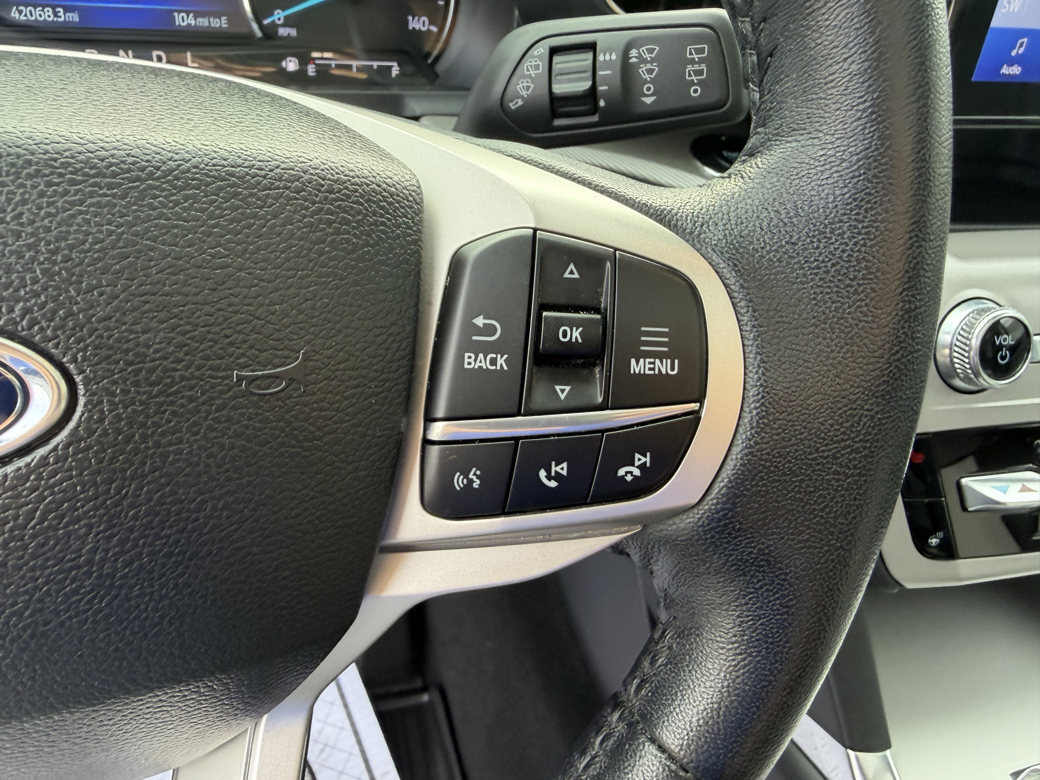 Used 2023 Ford Explorer XLT w/ Equipment Group 202A AWD/4WD image 15