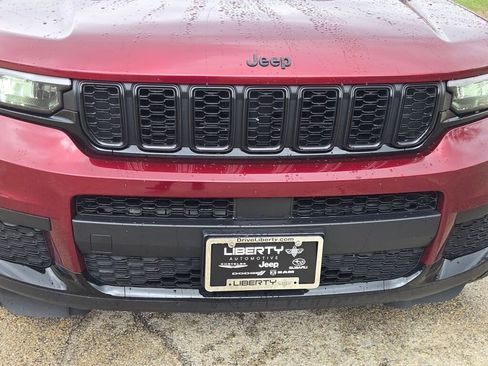 Certified 2023 Jeep Grand Cherokee L Laredo image 5