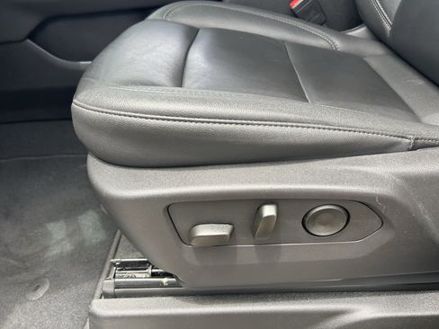 Used 2025 Chevrolet Suburban Z71 AWD/4WD image 11