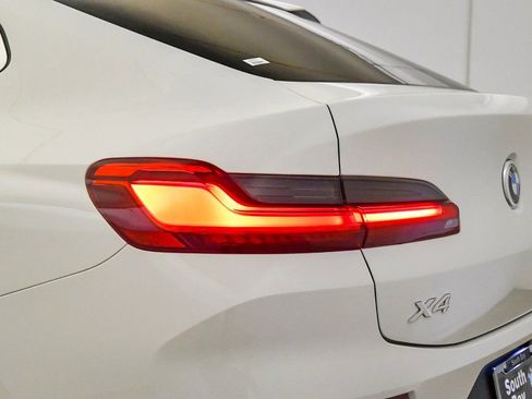 Used 2023 BMW X4 xDrive30i w/ Convenience Package AWD/4WD image 12