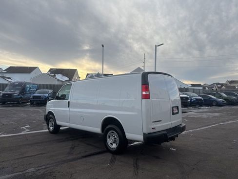 Used 2019 Chevrolet Express 2500 w/ Driver Convenience Package image 5