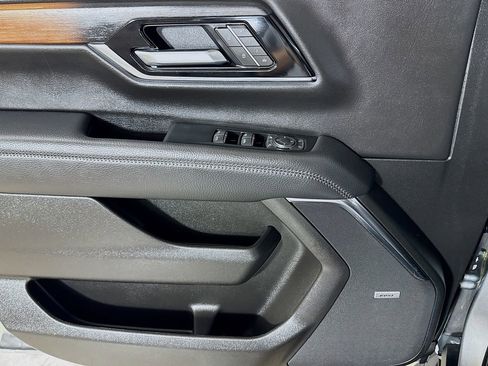 Certified 2025 GMC Yukon Denali AWD/4WD image 16