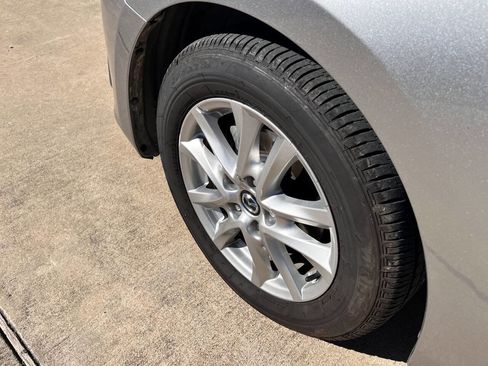 Used 2016 MAZDA MAZDA3 i Sport w/ Preferred Equipment Package image 16