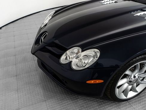 Used 2008 Mercedes-Benz SLR image 17