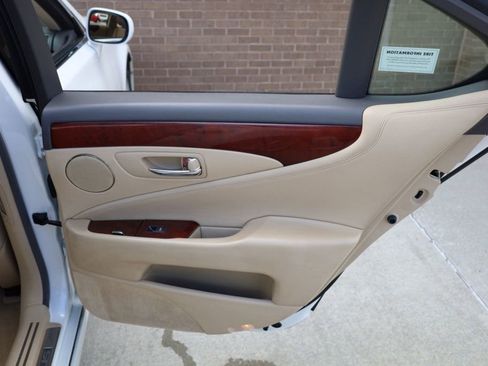 Used 2009 Lexus LS 460 image 23