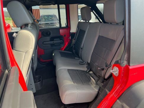 Used 2010 Jeep Wrangler Unlimited Sport image 12