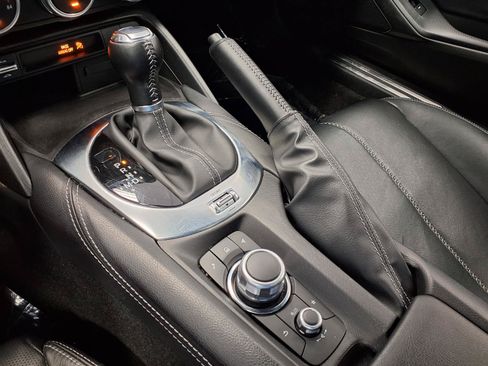 Used 2025 MAZDA MX-5 Miata RF Grand Touring RWD image 18