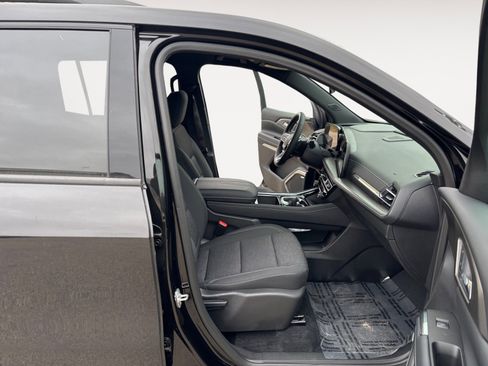 Used 2025 Chevrolet Traverse LT w/ Enhanced Driving Package image 15