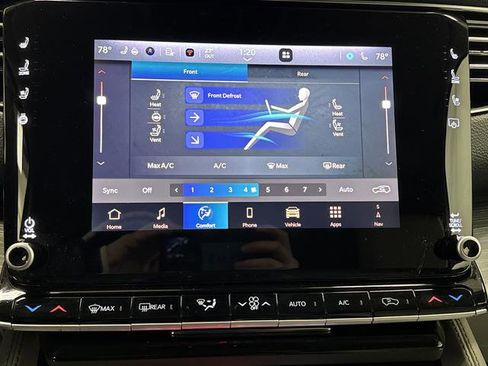 Used 2024 Jeep Wagoneer L Series II w/ Convenience Group I image 20