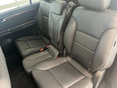 Used 2011 Mercedes-Benz R 350 4MATIC image 35