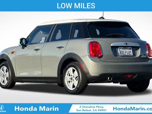 Used 2015 MINI Cooper 4-Door Hardtop image 8