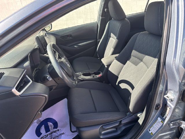 Used 2025 Toyota Corolla LE FWD image 9