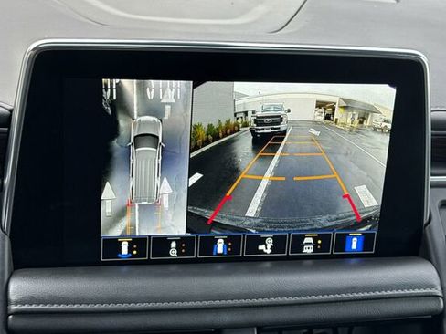 Used 2022 Chevrolet Tahoe Z71 w/ Luxury Package image 17