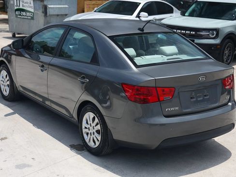Used 2013 Kia Forte EX FWD image 4