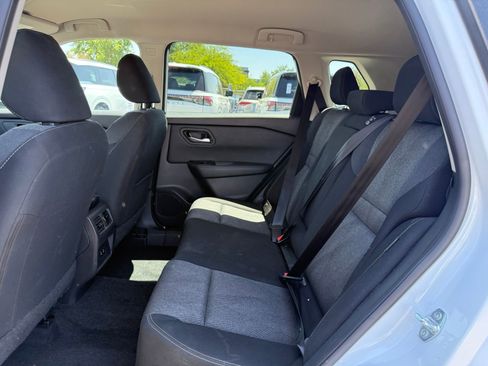 Certified 2025 Nissan Rogue SV FWD image 10