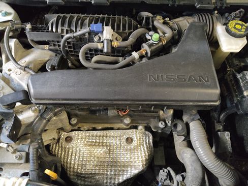 Used 2018 Nissan Rogue SV AWD/4WD image 30