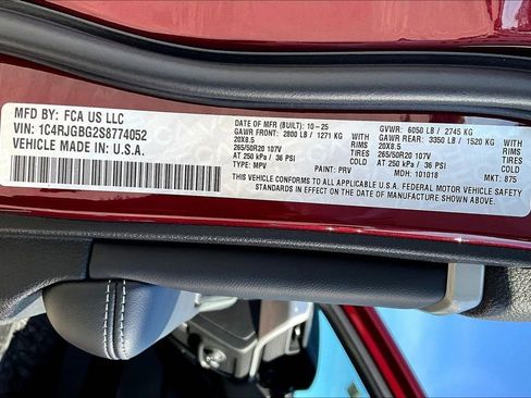 New 2025 Jeep Grand Cherokee Limited w/ Black Appearance Package image 33