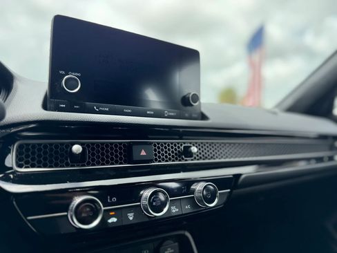 Used 2025 Honda Civic Sport image 23