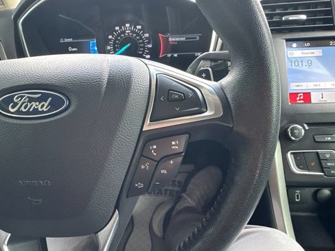 Certified 2018 Ford Fusion SE w/ Fusion SE Technology Package FWD image 28
