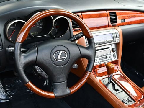 Used 2005 Lexus SC 430 Convertible image 51