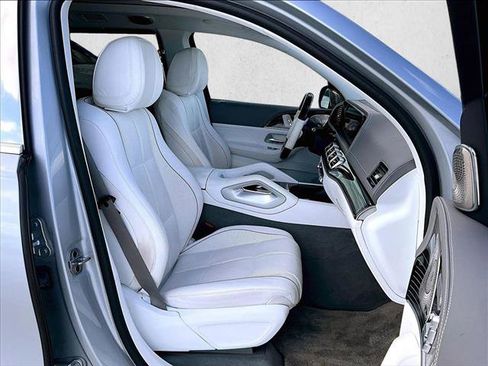 Used 2023 Mercedes-Benz Maybach GLS 600 4MATIC image 9