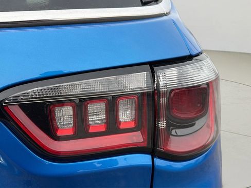 Used 2023 Jeep Compass Limited image 23