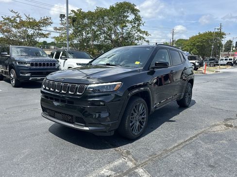 Used 2024 Jeep Compass Limited w/ High Altitude Package AWD/4WD image 5