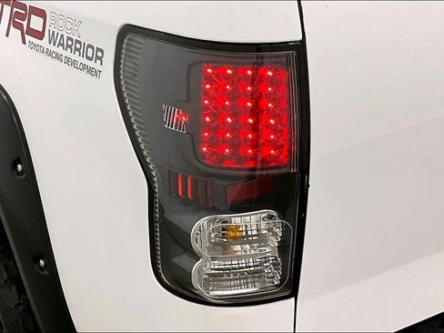 Used 2010 Toyota Tundra 4x4 CrewMax image 24