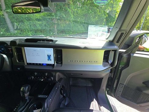 Used 2025 Ford Bronco Outer Banks AWD/4WD image 6