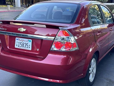 Used 2011 Chevrolet Aveo LT image 6