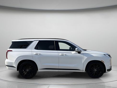 Used 2024 Hyundai Palisade Calligraphy AWD/4WD image 2