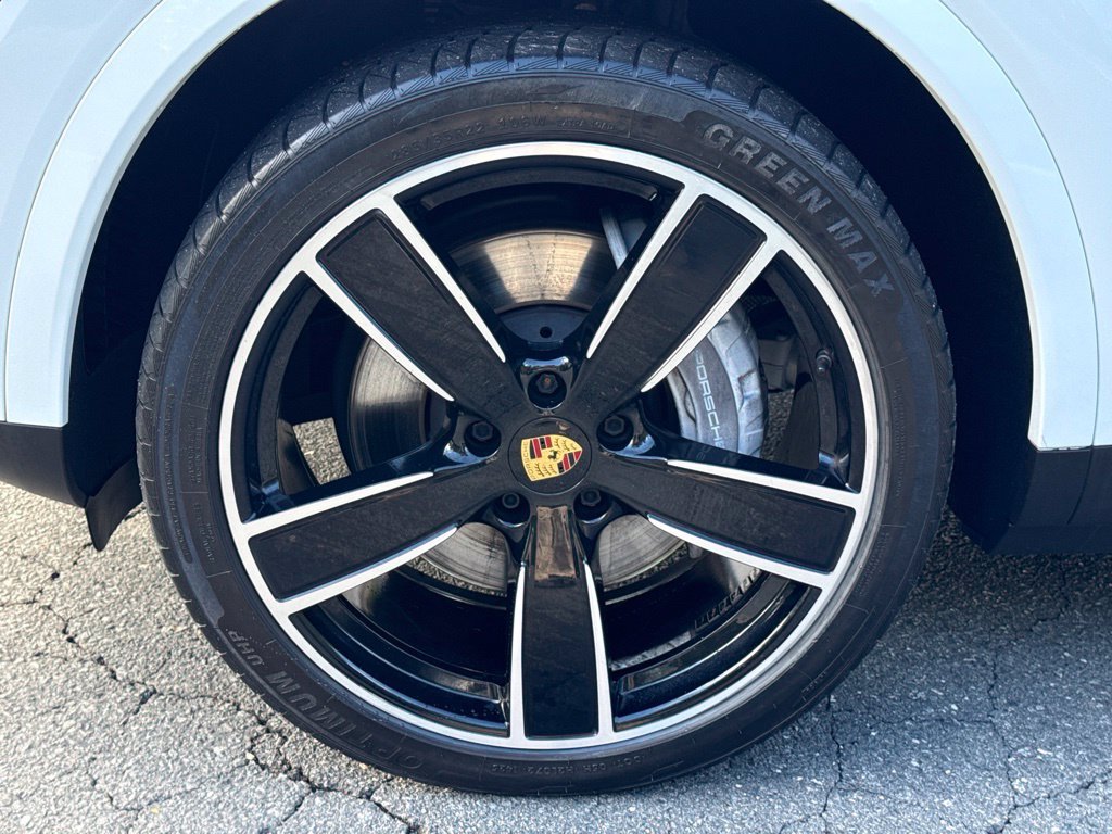 Used 2022 Porsche Cayenne Platinum Edition w/ Premium Package Plus AWD/4WD image 15