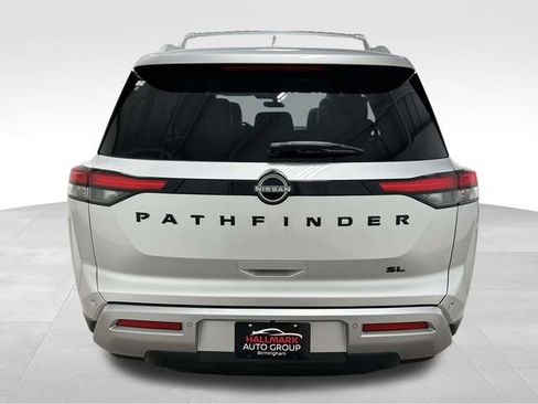 Used 2024 Nissan Pathfinder SL w/ Black Appearance Package FWD image 3