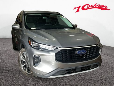 Used 2023 Ford Escape Platinum image 1