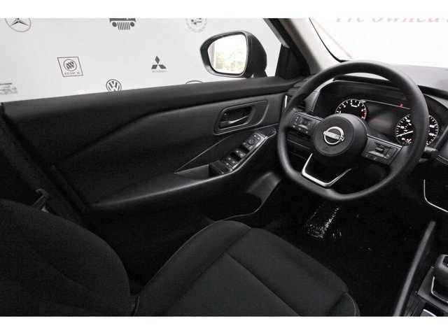 Used 2024 Nissan Rogue S AWD/4WD image 8