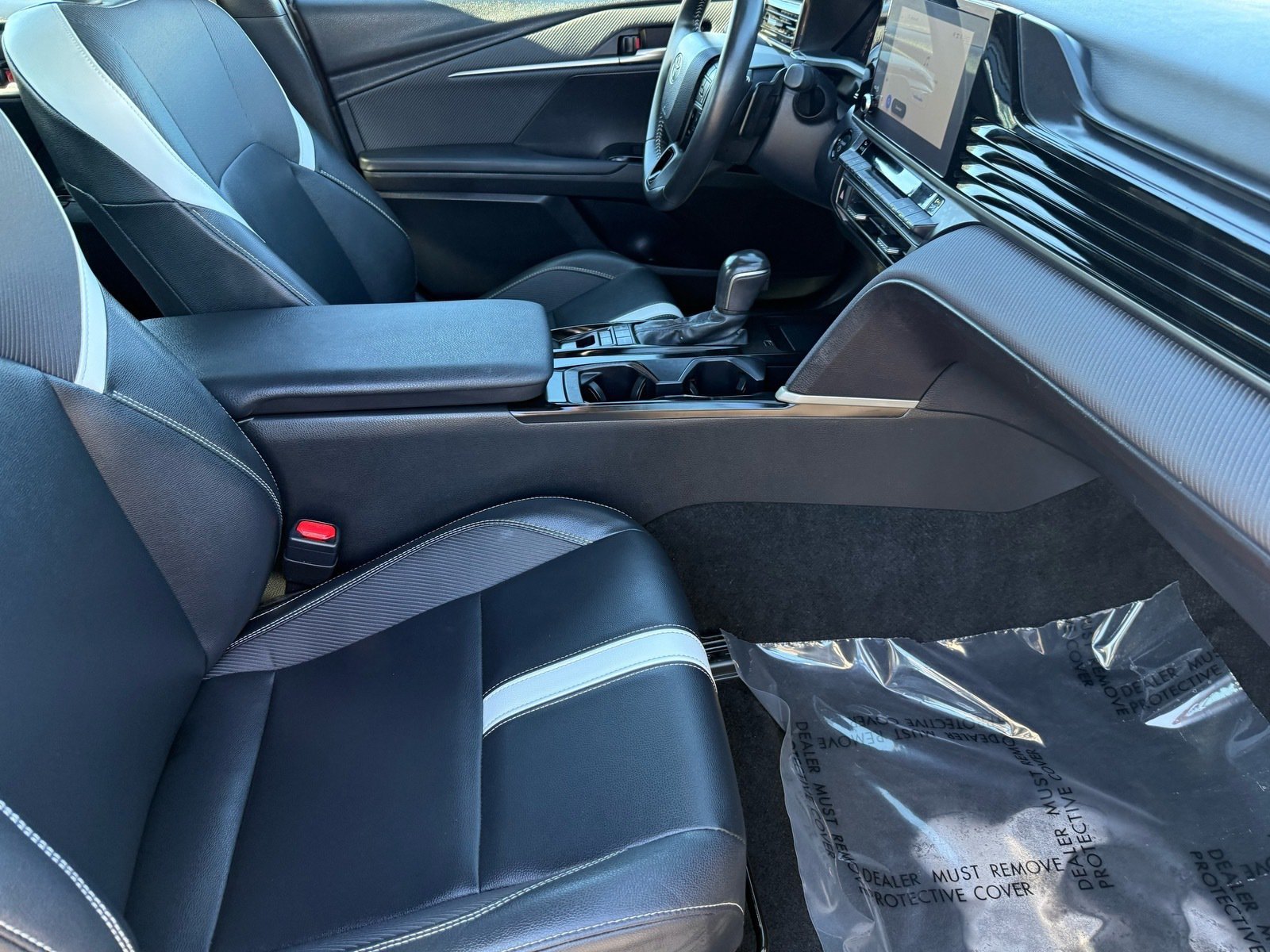 Used 2025 Toyota Camry SE FWD image 31